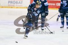 DEL - Eishockey - ERC Ingolstadt - Thomas Sabo Ice Tigers - Saison 2015/2016 - Jared Ross (#42 ERC Ingolstadt) beim warm machen - Foto: Meyer Jürgen