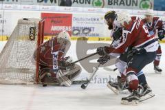 DEL - Eishockey - ERC Ingolstadt -Hamburg Freezers - Saison 2015/2016 - Cal Heeter Torwart(#34 Hamburg) - Thomas Pielmeier (#50 ERC Ingolstadt) - Morten Madsen (#9 Hamburg)  - Foto: Meyer Jürgen