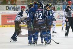 DEL - Eishockey - ERC Ingolstadt - Iserlohn Roosters - Saison 2015/2016 - Danny Irmen (#19 ERC Ingolstadt) mit dem 1:0 Führungstreffer - Jubel - Salcido Brian (#22 ERC Ingolstadt) - Foto: Meyer Jürgen