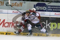 DEL - Eishockey - ERC Ingolstadt -Hamburg Freezers - Saison 2015/2016 - Brian Lebler (#7 ERC Ingolstadt) checkt Christoph Schubert (#13 Hamburg)  an der Bande -  Foto: Meyer Jürgen