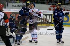 DEL - Eishockey - ERC Ingolstadt - Adler Mannheim - Saison 2015/2016 - Benedikt Schopper (#11 ERC Ingolstadt) - Schlägerei - Foto: Jürgen Meyer