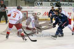 DEL - Eishockey - ERC Ingolstadt - Düsseldorfer EG - Saison 2015/2016 - Brandon Buck (#9 ERC Ingolstadt) - Niederberger Mathias Torwart (#35 Düsseldorf) - Daschner Stephan (#3 Düsseldorf) - Foto: Meyer Jürgen