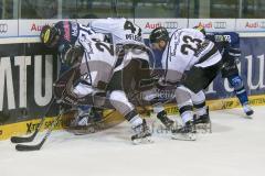 DEL - Eishockey - ERC Ingolstadt - Thomas Sabo Ice Tigers - Saison 2015/2016 - Brandon McMillan (ERC Ingolstadt) - Derek Joslin (#22 Ice Tigers) - Sasa Martinovic (#23 Ice Tigers) - Thomas Greilinger (#39 ERC Ingolstadt) - Foto: Meyer Jürgen