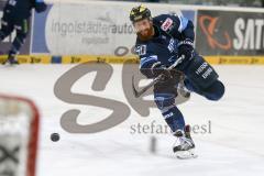 DEL - Eishockey - ERC Ingolstadt - Grizzlys Wolfsburg - Saison 2015/2016 - Thomas Pielmeier (#50 ERC Ingolstadt) beim warm machen - Foto: Jürgen Meyer