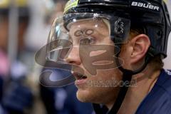 DEL - Eishockey - ERC Ingolstadt - Adler Mannheim - Saison 2015/2016 - Patrick McNeill (#2 ERC Ingolstadt) auf der Bank - Foto: Jürgen Meyer