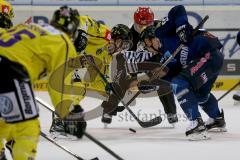 DEL - Eishockey - ERC Ingolstadt - Krefeld Pinguine - Saison 2015/2016 - Alexander Barta (#92 ERC Ingolstadt) beim Bully - Foto: Jürgen Meyer