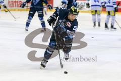 DEL - Eishockey - ERC Ingolstadt - Schwenninger Wild Wings - Saison 2015/2016 - Patrick Köppchen (#55 ERC Ingolstadt) beim warm machen - Foto: Jürgen Meyer