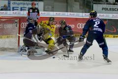 DEL - Eishockey - ERC Ingolstadt - Krefeld Pinguine - Saison 2015/2016 - Timo Pielmeier (#51 ERC Ingolstadt) - Dustin Friesen (#14 ERC Ingolstadt) - Patrick McNeill (#2 ERC Ingolstadt) - Sonnenburg Kyle (#34 Krefeld) - Foto: Jürgen Meyer