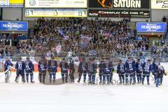 DEL - Eishockey - ERC Ingolstadt - Straubing Tigers - Saison 2015/2016 - Die Spieler vor den Fans - Foto: Jürgen Meyer