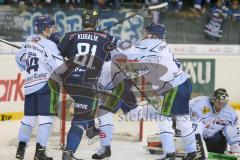 DEL - Eishockey - ERC Ingolstadt - Straubing Tigers - Saison 2015/2016 - Tomas Kubalik (#81 ERC Ingolstadt) - James Connor (#9 Straubing) - Urban Denny (#44 Straubing) - Foto: Jürgen Meyer