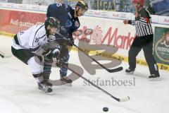 DEL - Eishockey - ERC Ingolstadt - Thomas Sabo Ice Tigers - Saison 2015/2016 - John Laliberte (#15 ERC Ingolstadt) - Matt Murley (#19 Ice Tigers) - Foto: Meyer Jürgen