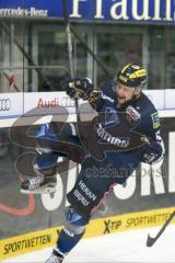 DEL - Eishockey - ERC Ingolstadt - EHC Red Bull München - David Elsner (#61 ERC Ingolstadt) mit dem 1:1 Ausgleichstreffer - jubel - Saison 2015/2016 - Foto: Meyer Jürgen