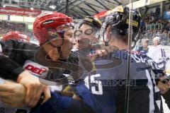 DEL - Eishockey - ERC Ingolstadt - EHC Red Bull München - John Laliberte (#15 ERC Ingolstadt) - Rauferei - Schlägerei - Brian Lebler (#7 ERC Ingolstadt) - Saison 2015/2016 - Foto: Meyer Jürgen