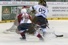 DEL - Eishockey - ERC Ingolstadt -Hamburg Freezers - Saison 2015/2016 - Alexander Barta (#92 ERC Ingolstadt) mit dem 2:1 Führungstreffer - Jonas Liwing (#46 Hamburg) - Cal Heeter Torwart(#34 Hamburg) - Jubel -  Foto: Meyer Jürgen