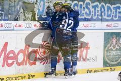 DEL - Eishockey - ERC Ingolstadt - Thomas Sabo Ice Tigers - Saison 2015/2016 - Tomas Kubalik (#81 ERC Ingolstadt) mit dem 1:0 Führungstreffer - Alexander Barta (#92 ERC Ingolstadt) - Jubel - Foto: Meyer Jürgen