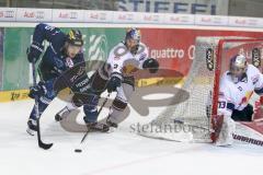 DEL - Eishockey - ERC Ingolstadt - EHC Red Bull München - John Laliberte (#15 ERC Ingolstadt) - Dehner Jeremy (#2 München) - Leggio David (73 München) - Saison 2015/2016 - Foto: Meyer Jürgen