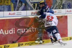 DEL - Eishockey - ERC Ingolstadt - Adler Mannheim - Saison 2015/2016 - Thomas Greilinger (#39 ERC Ingolstadt) - Bittner Dominik (#52 Mannheim) - Foto: Jürgen Meyer