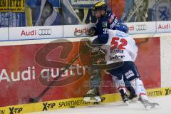 DEL - Eishockey - ERC Ingolstadt - Adler Mannheim - Saison 2015/2016 - Thomas Greilinger (#39 ERC Ingolstadt) - Bittner Dominik (#52 Mannheim) - Foto: Jürgen Meyer