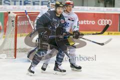 DEL - Eishockey - ERC Ingolstadt - Schwenninger Wild Wings - Saison 2015/2016 - Brandon McMillan (ERC Ingolstadt) - Benedikt Brückner (#6 Schwenningen) - Foto: Meyer Jürgen