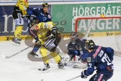DEL - Eishockey - ERC Ingolstadt - Krefeld Pinguine - Saison 2015/2016 - Timo Pielmeier Torwart (#51 ERC Ingolstadt) - Robin Weihager (#55 Krefeld)  -  Foto: Meyer Jürgen