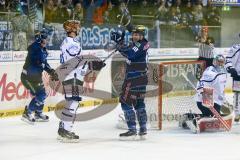 DEL - Eishockey - ERC Ingolstadt - Iserlohn Roosters - Saison 2015/2016 - Danny Irmen (#19 ERC Ingolstadt) mit dem 1:0 Führungstreffer - Pickard Chet Torwart (#34 Iserlohn) - Teubert Colten (#33 Iserlohn) - Jubel - Foto: Meyer Jürgen