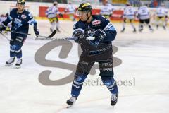 DEL - Eishockey - ERC Ingolstadt - Schwenninger Wild Wings - Saison 2015/2016 - Martin Davidek (#12 ERC Ingolstadt) beim warm machen - Foto: Jürgen Meyer