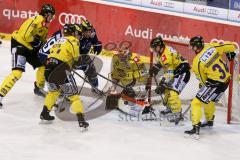 DEL - Eishockey - ERC Ingolstadt - Krefeld Pinguine - Saison 2015/2016 - Danny Irmen (#19 ERC Ingolstadt) - Patrick Galbraith Torwart (#31 Krefeld)  - Kyle Sonnenburg (#34 Krefeld)  - Foto: Meyer Jürgen