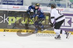 DEL - Eishockey - ERC Ingolstadt - Thomas Sabo Ice Tigers - Saison 2015/2016 - Dustin Friesen (#14 ERC Ingolstadt) - Marius Möchel (#77 Ice Tigers) - Foto: Meyer Jürgen