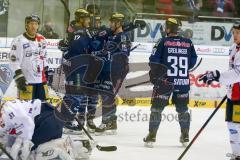 DEL - Eishockey - ERC Ingolstadt - Eisbären Berlin - Saison 2015/2016 - Petr Taticek (#17 ERC Ingolstadt) erziehlt das 2:0 das aber wegen Torraumabseits nicht gegeben wurde - Vehanen Petri Torwart (#31 Berlin) - John Laliberte (#15 ERC Ingolstadt) - Foto: