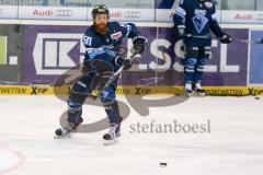 DEL - Eishockey - ERC Ingolstadt - EHC Red Bull München - Thomas Pielmeier (#50 ERC Ingolstadt) beim warm machen - Saison 2015/2016 - Foto: Jürgen Meyer