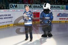 DEL - Eishockey - ERC Ingolstadt - Iserlohn Roosters - Saison 2015/2016 - Hans Fischer bei der Begrüßung der Zuschauer - Foto: Meyer Jürgen