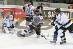 DEL - Eishockey - ERC Ingolstadt - Thomas Sabo Ice Tigers - Saison 2015/2016 - John Laliberte (#15 ERC Ingolstadt) - Steven Reinprecht (#28 Ice Tigers) - Andreas Jenike Torwart (29 Ice Tigers) - Foto: Meyer Jürgen