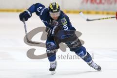 DEL - Eishockey - ERC Ingolstadt - Düsseldorfer EG - Saison 2015/2016 - Björn Barta (#33 ERC Ingolstadt) - Foto: Jürgen Meyer
