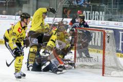 DEL - Eishockey - ERC Ingolstadt - Krefeld Pinguine - Saison 2015/2016 - John Laliberte (#15 ERC Ingolstadt) - Brandon Buck (#9 ERC Ingolstadt) - Patrick Galbraith Torwart (#31 Krefeld)  - Christian Kretschmann (#5 Krefeld)  - Robin Weihager (#55 Krefeld)