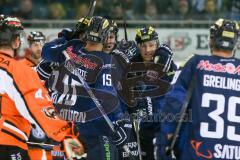 DEL - Eishockey - ERC Ingolstadt - Grizzlys Wolfsburg - Saison 2015/2016 - Brandon Buck (#9 ERC Ingolstadt)  nach seinem 3:3 Treffer - John Laliberte (#15 ERC Ingolstadt) - Foto: Jürgen Meyer