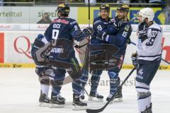 DEL - Eishockey - ERC Ingolstadt - Hamburg Freezers - Saison 2015/2016 - Danny Irmen (#19 ERC Ingolstadt) schiesst den 2:1 Führungstreffer - John Laliberte (#15 ERC Ingolstadt) - Brandon Buck (#9 ERC Ingolstadt) - Foto: Meyer Jürgen