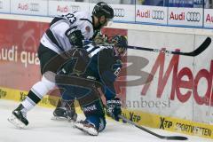 DEL - Eishockey - ERC Ingolstadt - Thomas Sabo Ice Tigers - Saison 2015/2016 - David Elsner (#61 ERC Ingolstadt) - Sasa Martinovic (#23 Ice Tigers) - Foto: Meyer Jürgen