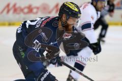 DEL - Eishockey - ERC Ingolstadt - EHC München Red Bull - Thomas Pielmeier (ERC 50) verbissen Kampf