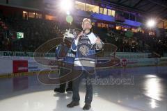 DEL - Eishockey - ERC Ingolstadt - Iserlohn Roosters - Saison 2015/2016 - Hans Fischer bei der Begrüßung der Zuschauer - Foto: Meyer Jürgen