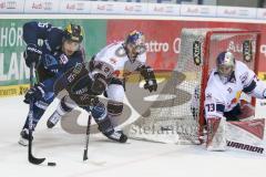 DEL - Eishockey - ERC Ingolstadt - EHC Red Bull München - John Laliberte (#15 ERC Ingolstadt) - Dehner Jeremy (#2 München) - Leggio David (73 München) - Saison 2015/2016 - Foto: Meyer Jürgen