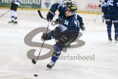 DEL - Eishockey - ERC Ingolstadt - Thomas Sabo Ice Tigers - Saison 2015/2016 - Dustin Friesen (#14 ERC Ingolstadt) beim warm machen - Foto: Meyer Jürgen