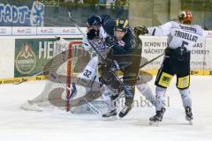 DEL - Eishockey - ERC Ingolstadt - Schwenninger Wild Wings - Saison 2015/2016 - Petr Taticek (#17 ERC Ingolstadt) trifft zum 1:1 Ausgleichstreffer - Dimitri Pätzold Torwart (#32 Schwenningen) - Foto: Meyer Jürgen