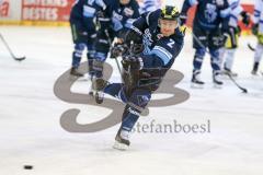 DEL - Eishockey - ERC Ingolstadt - Schwenninger Wild Wings - Saison 2015/2016 - Patrick McNeill (#2 ERC Ingolstadt) beim warm machen - Foto: Jürgen Meyer