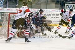 DEL - Eishockey - ERC Ingolstadt - Kölner Haie - Saison 2015/2016 - Brandon McMillan (ERC Ingolstadt) - Gustaf Wesslau Torwart (#29 Köln)- Foto: Meyer Jürgen