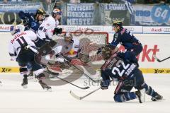 DEL - Eishockey - ERC Ingolstadt - EHC Red Bull München - Salcido Brian (#22 ERC Ingolstadt) mit einem Schlagschuss - Leggio David (73 München) - Abeltshauser Konrad (#16 München) -  Saison 2015/2016 - Foto: Meyer Jürgen