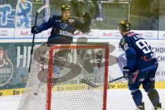 DEL - Eishockey - ERC Ingolstadt - Thomas Sabo Ice Tigers - Saison 2015/2016 - Tomas Kubalik (#81 ERC Ingolstadt) mit dem 1:0 Führungstreffer - Alexander Barta (#92 ERC Ingolstadt) - Jubel - Foto: Meyer Jürgen