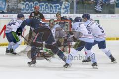 DEL - Eishockey - ERC Ingolstadt - Straubing Tigers - Saison 2015/2016 - Tomas Kubalik (#81 ERC Ingolstadt) - Climie Matthew (#33 Straubing) - James Connor (#9 Straubing) - Yeo Dylan (#5 Straubing) - Foto: Jürgen Meyer