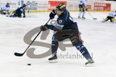 DEL - Eishockey - ERC Ingolstadt - Schwenninger Wild Wings - Saison 2015/2016 - Petr Taticek (#17 ERC Ingolstadt) beim warm machen - Foto: Jürgen Meyer