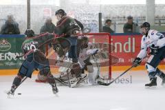 DNL2-Finale - ERC Ingolstadt - Jungpanther - Iserlohn Roosters -  Saison 2015/2016 - Schneider Christian Torwart ERC Ingolstadt - Klinke Jonathan #7 Iserlohn - Zeitler Ted #10 Iserlohn - Foto: Meyer Jürgen