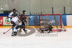 DNL2-Finale - ERC Ingolstadt - Jungpanther - Iserlohn Roosters -  Saison 2015/2016 - Maximilian Geiss mit dem 1:1 Ausgleichstreffer - Figge Justin Torwart Iserlohn - Foto: Meyer Jürgen